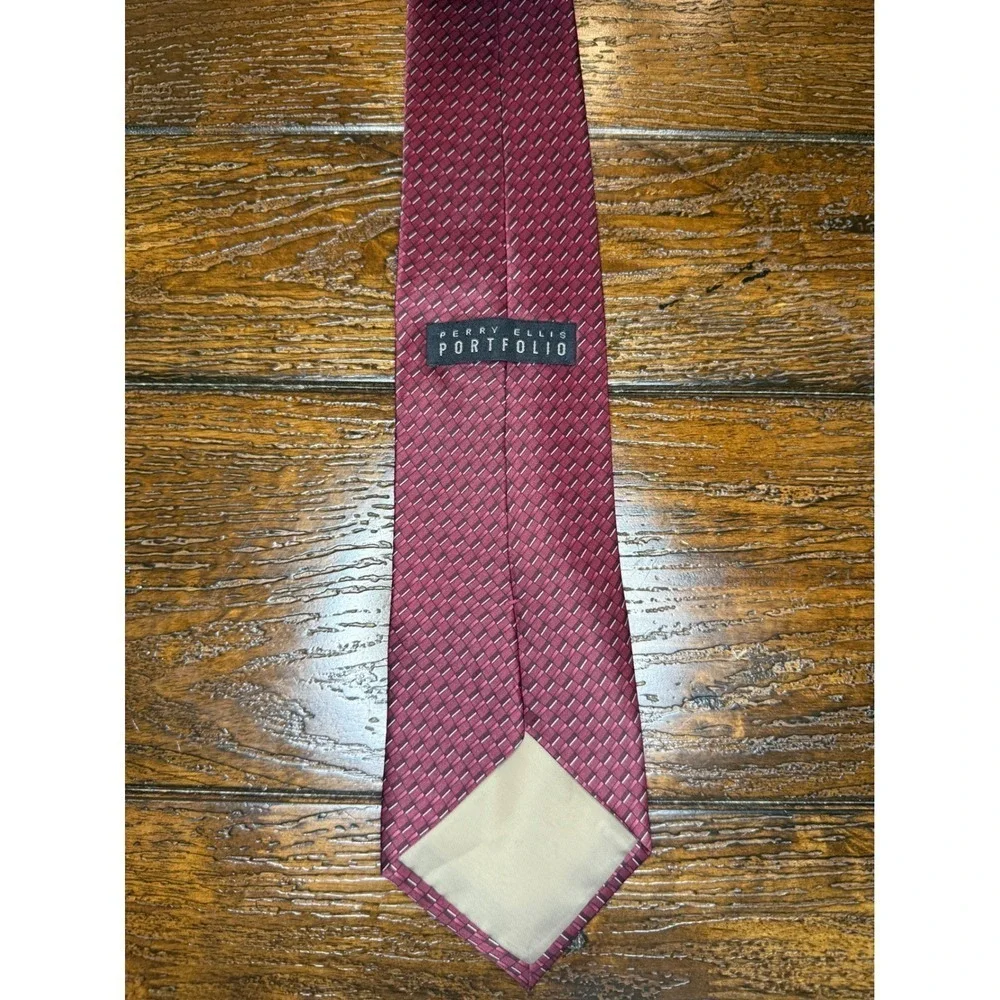 Perry Ellis Portfolio Men's Burgundy Woven Necktie Business Formal